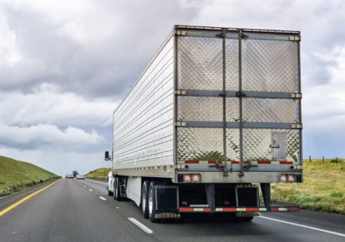 truck-driving-on-the-interstates-california-2024-12-02-16-38-54-utc-1024x683